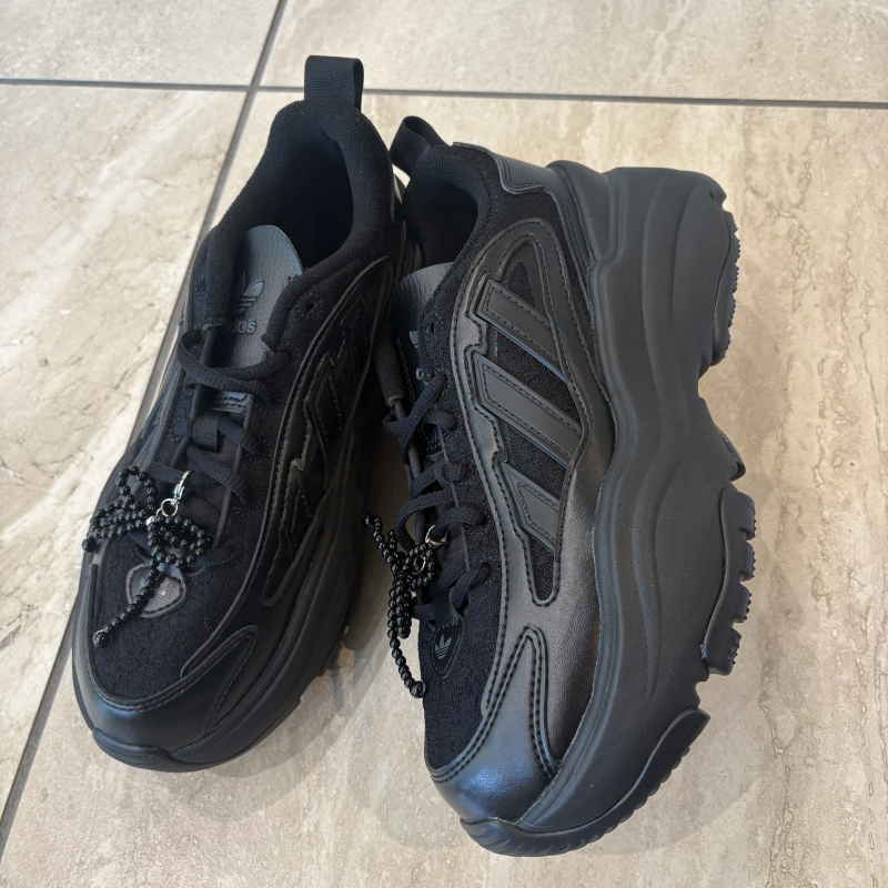 『ADIDAS   OZGAIA W』