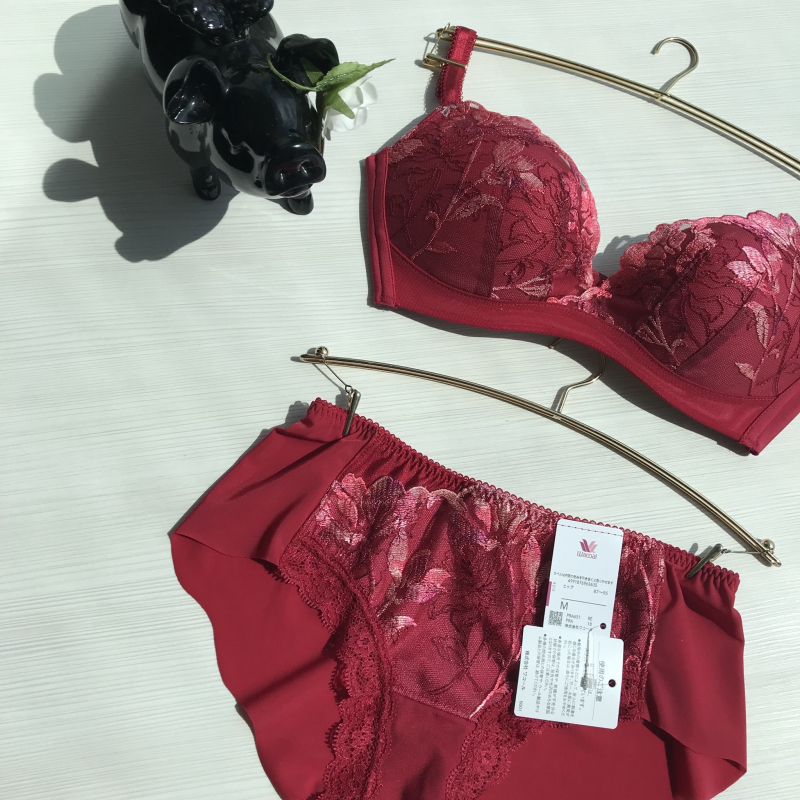 Wacoal新作入荷してます