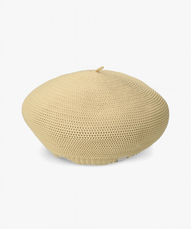夏でも涼しく、清潔に使えるニット素材のベレー帽