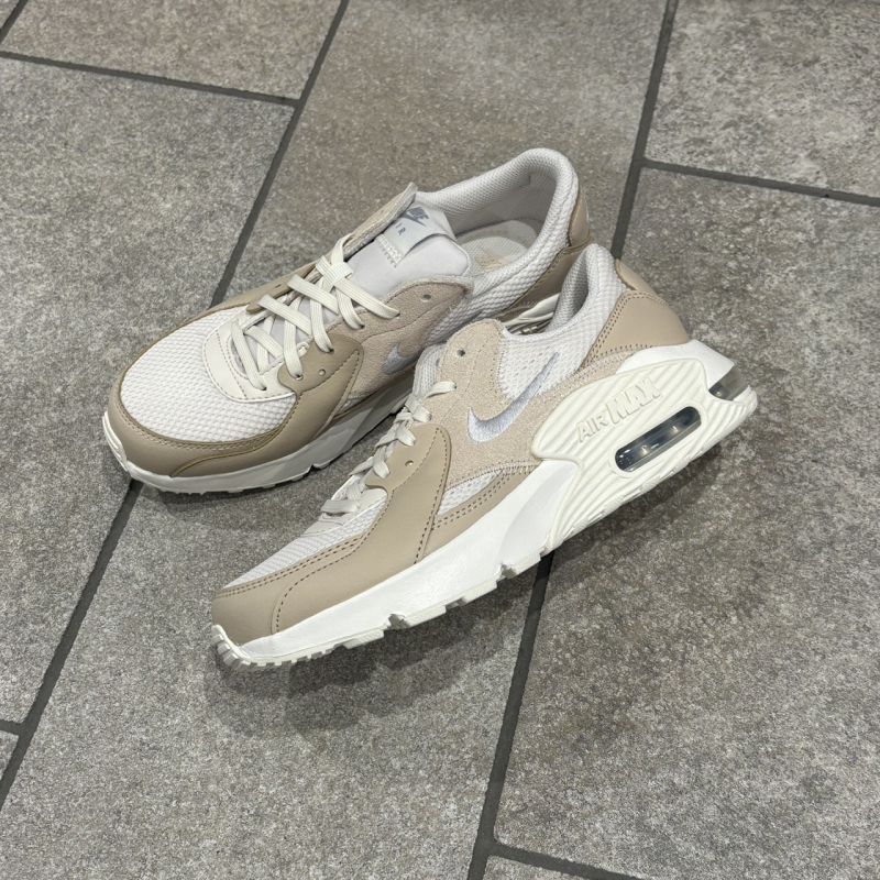 〖NIKE AIRMAX EXCEE〗