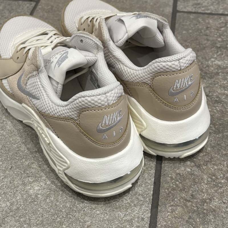 〖NIKE AIRMAX EXCEE〗