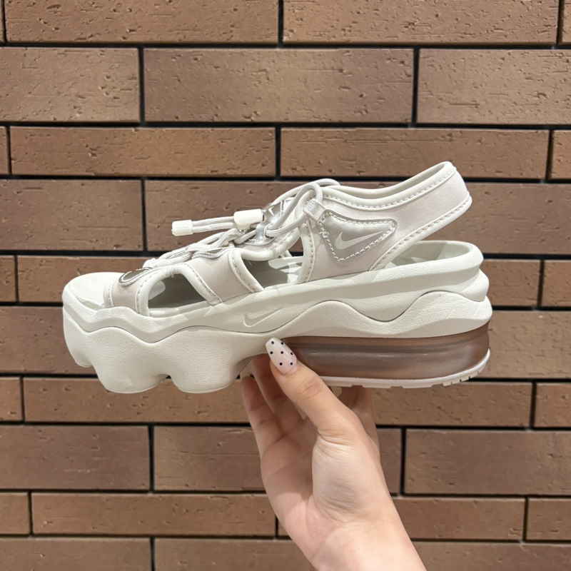 〖NIKE AIRMAX KOKO SANDAL new!!〗