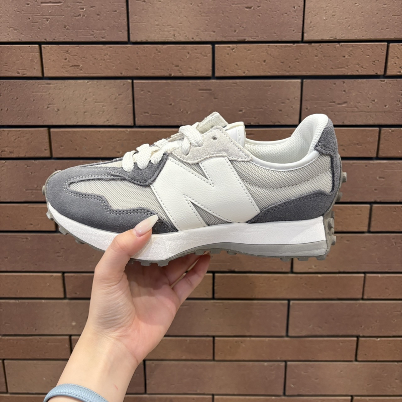 〖NEW BALANCE 327〗