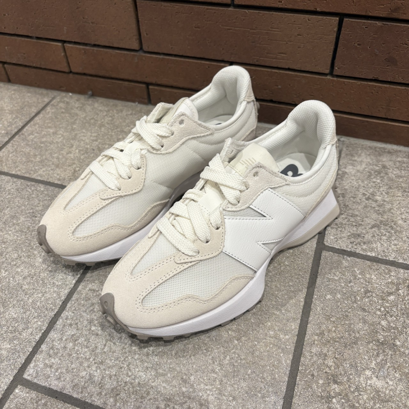 〖New Balance U327アイボリー 〗