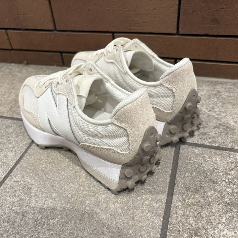 〖New Balance U327アイボリー 〗
