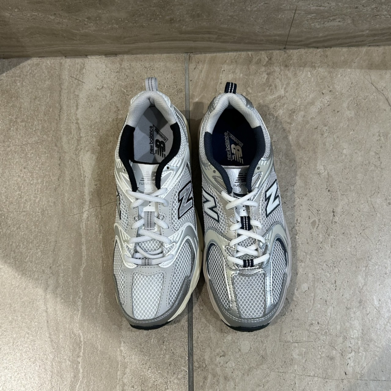 〖New Balance MR530〗