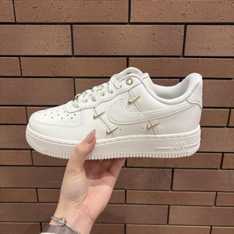 【NIKE 】
