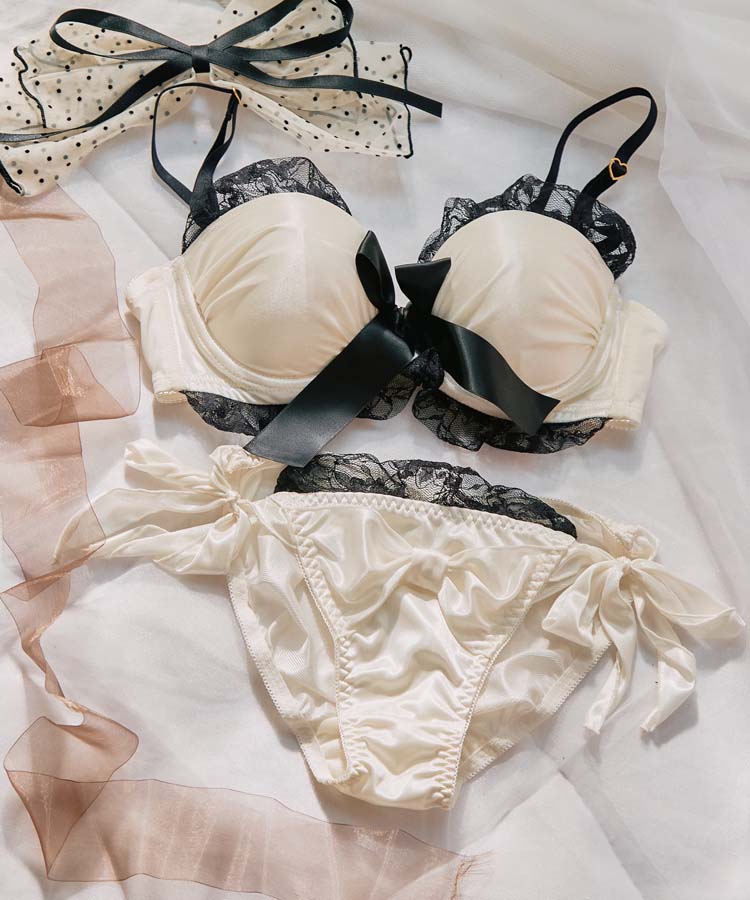 4F【San-ai Resort northerly】セクシーハーフブラセットのご紹介です♡