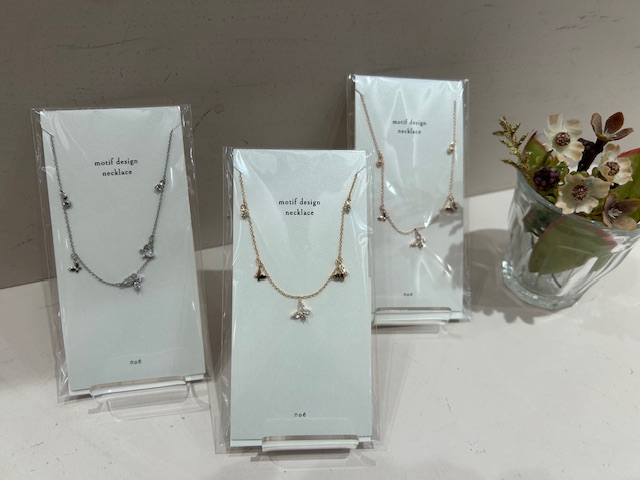 新作🦋ネックレス