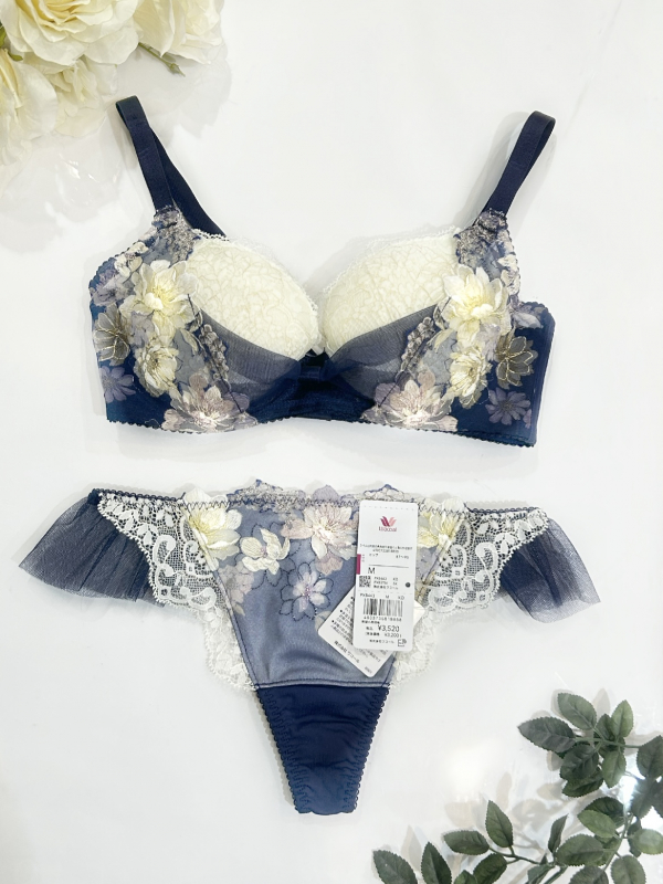 4F【San-ai Resort northerly】WACOAL リボンブラ　〈脇すきっきり〉入荷いたしました🎀