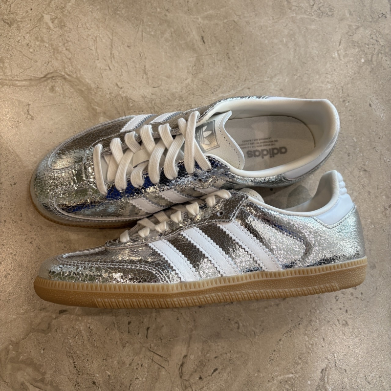 『ADIDAS SAMBA』