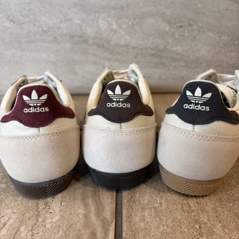 『adidas JAPAN W』