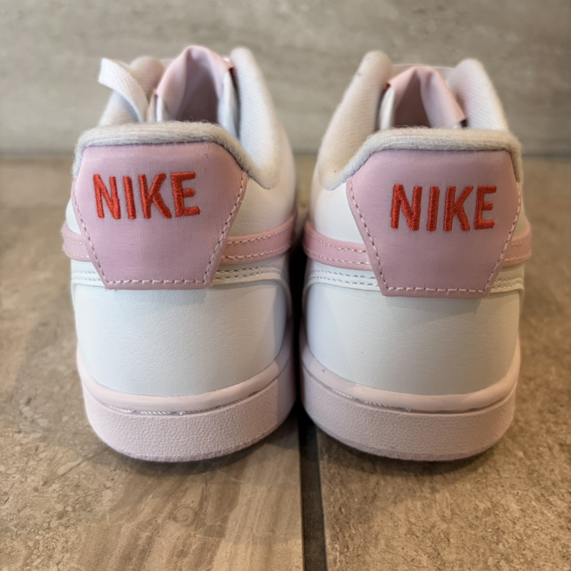 『NIKE COURT VISION』