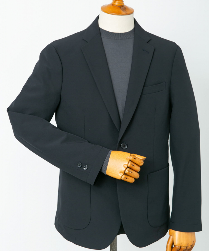 セレモニーシーンでも大活躍！万能スーツ！