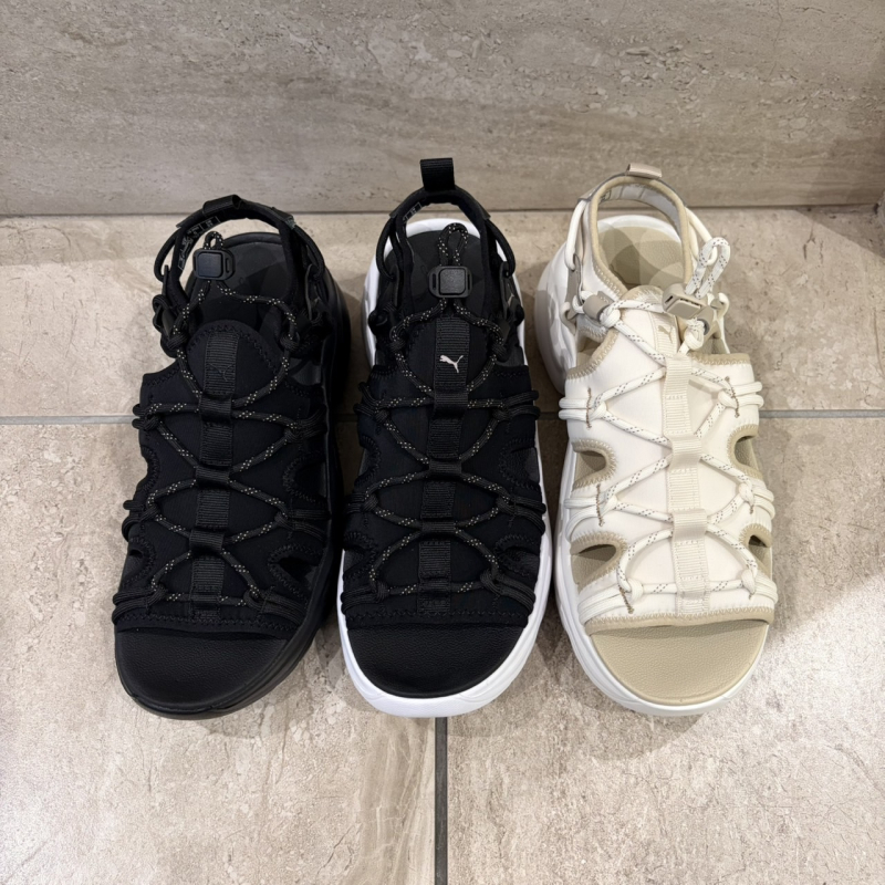 『PUMA 厚底サンダル』
