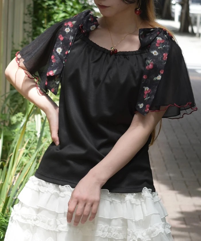 人気🍒さくらんぼトップス