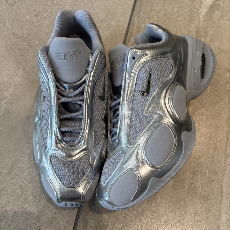 『NIKE MUSE』