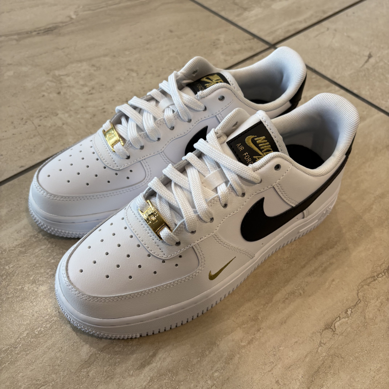 『NIKE AIR FORCE 1 '07 ESS』