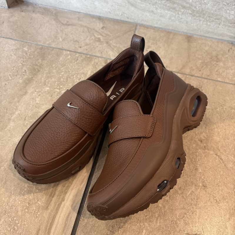 『NIKE AIRMAX PHENOMENA』