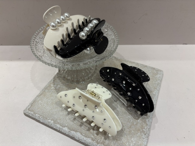 🆕アクリルバンス🤍🖤